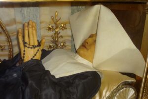 Moc modlitwy: Jak litania do św. Katarzyny Labouré może odmienić Twoje życie