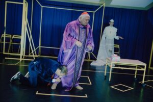 Jak wychowanie miłości kształtuje relacje międzyludzkie?