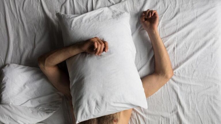 Masturbacja a moralność: czy to naprawdę grzech ciężki?