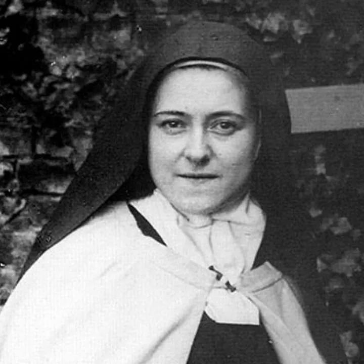 Modlitwa do św. Teresy od Dzieciątka Jezus jako źródło pokoju i nadziei